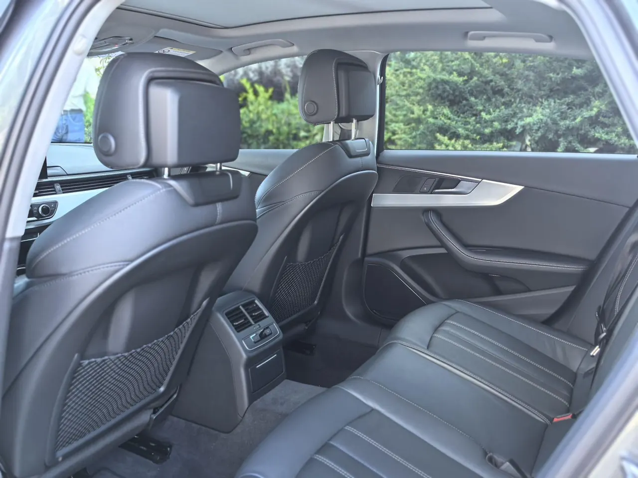 Audi 2022 A4L 2.0TFSI 40TFSI Deluxe Dynamic Automatic 4
