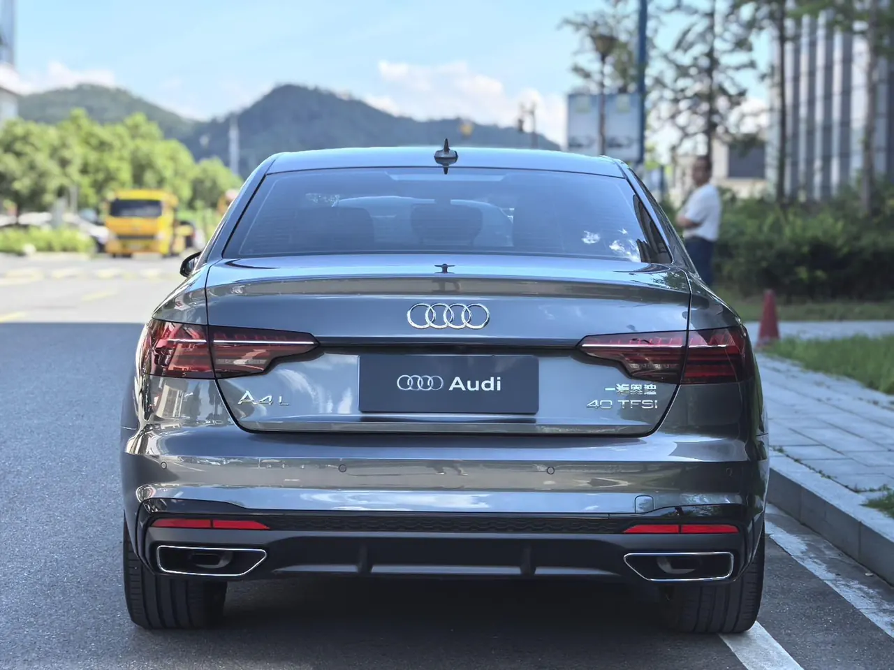 Audi 2022 A4L 2.0TFSI 40TFSI Deluxe Dynamic Automatic 6