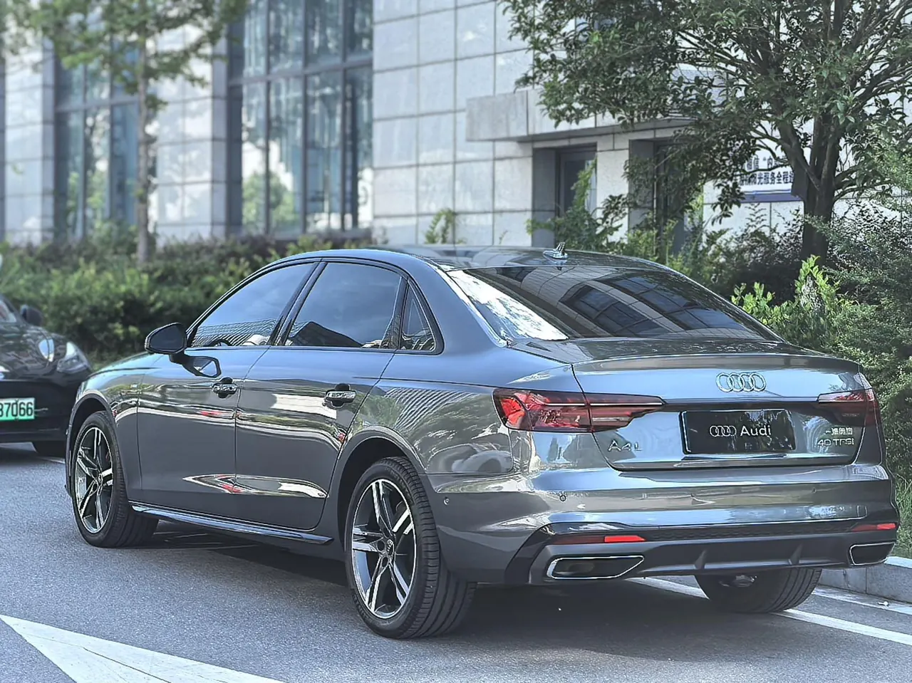 Audi 2022 A4L 2.0TFSI 40TFSI Deluxe Dynamic Automatic 7