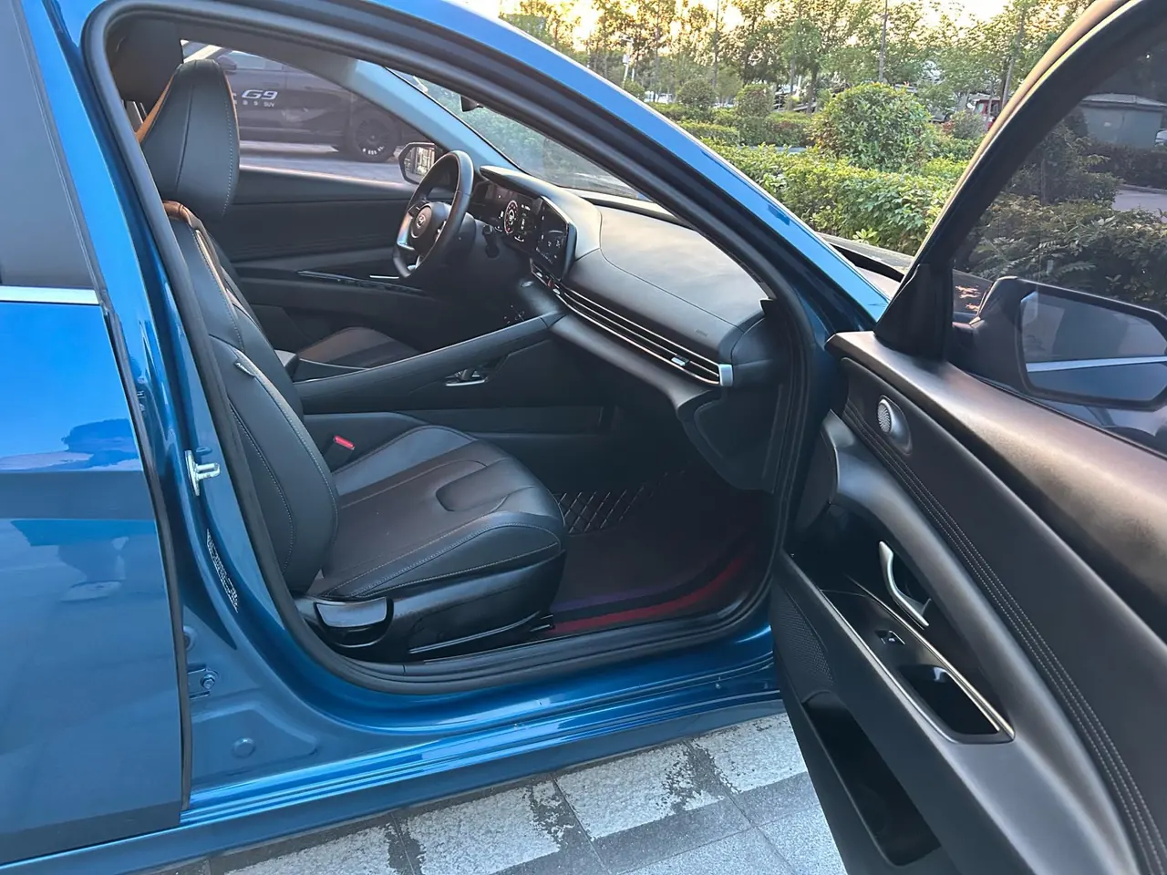 Hyundai 2022 Elantra -3-compartment 1.5 stepless LUX premium automatic gear 10