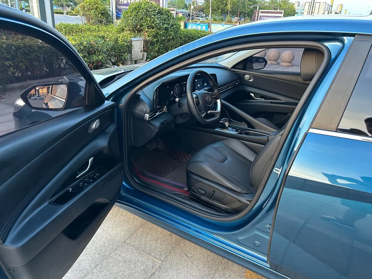 Hyundai 2022 Elantra -3-compartment 1.5 stepless LUX premium automatic gear 13