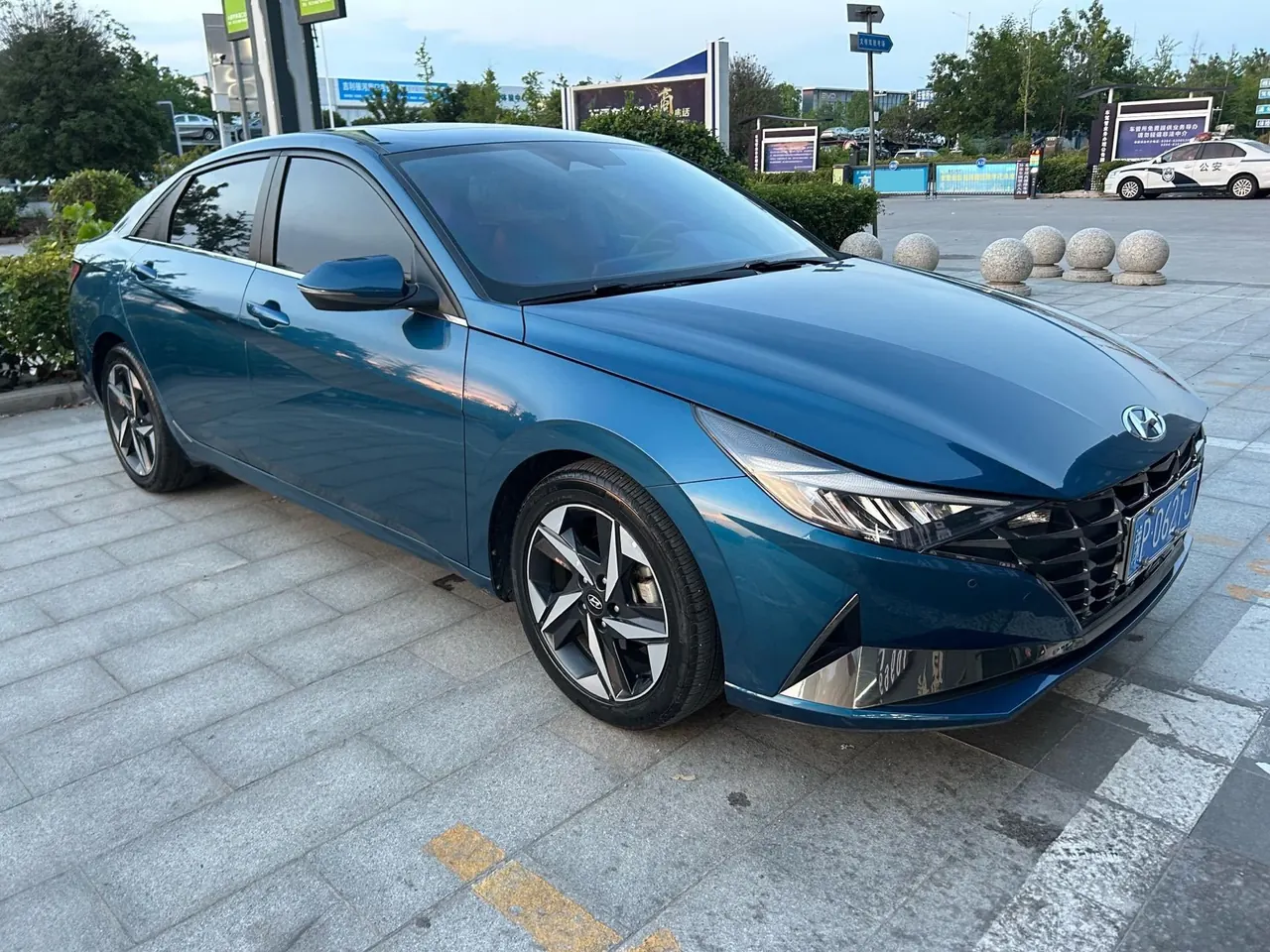 Hyundai 2022 Elantra -3-compartment 1.5 stepless LUX premium automatic gear 3