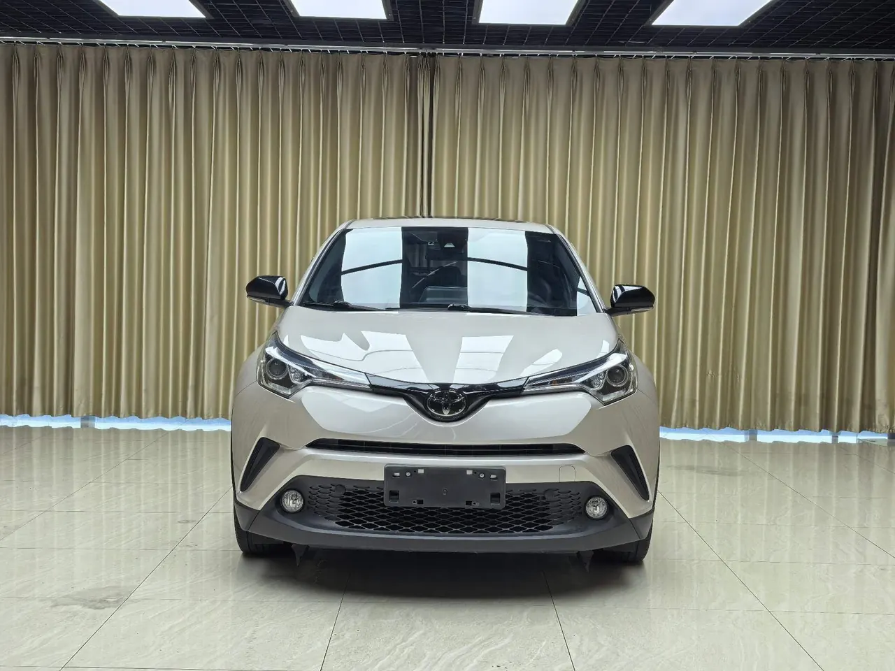 Toyota 2020 C- HR 2.0 stepless leading version of automatic gear 2