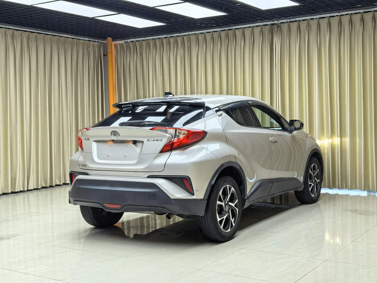 Toyota 2020 C- HR 2.0 stepless leading version of automatic gear 3