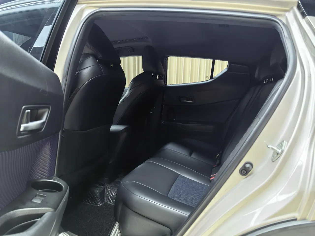 Toyota 2020 C- HR 2.0 stepless leading version of automatic gear 6