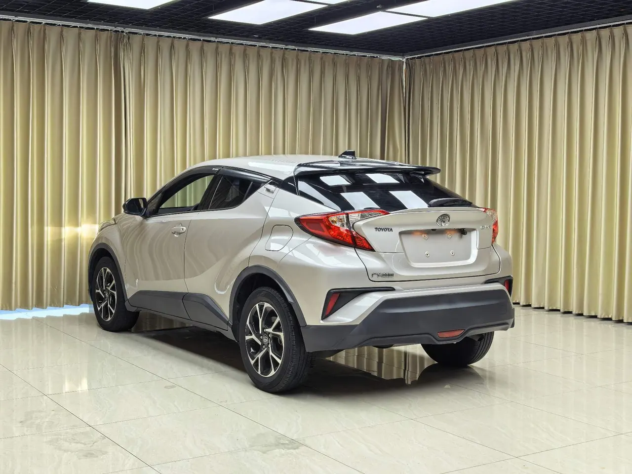 Toyota 2020 C- HR 2.0 stepless leading version of automatic gear 8