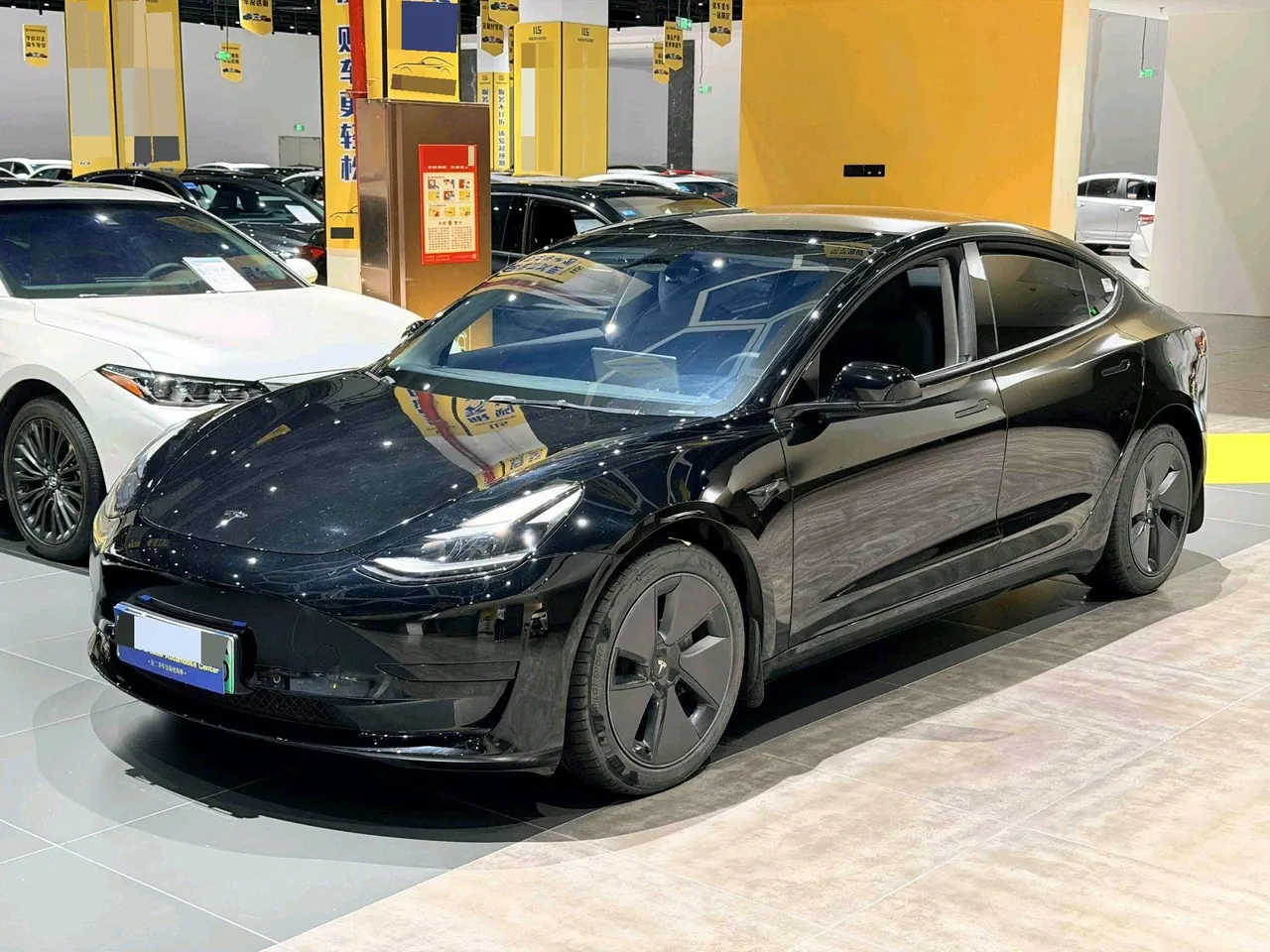 Tesla 2022 Model 3 rear-wheel drive version of automatic transmission - View 1