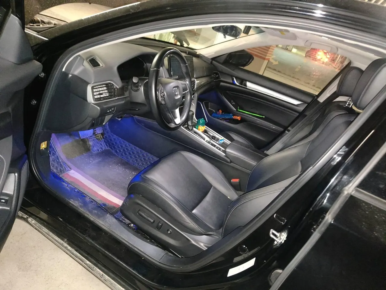 Honda 2022 10th Generation Accord 1.5T Stepless 260TURBO Deluxe Automatic Gear 4
