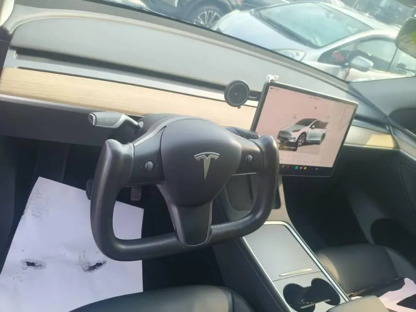 Tesla 2022 Model Y rear-wheel drive version (facelift) automatic gear 3