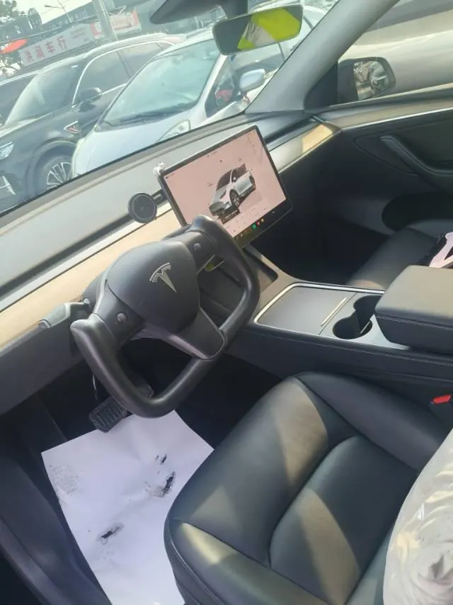 Tesla 2022 Model Y rear-wheel drive version (facelift) automatic gear 4
