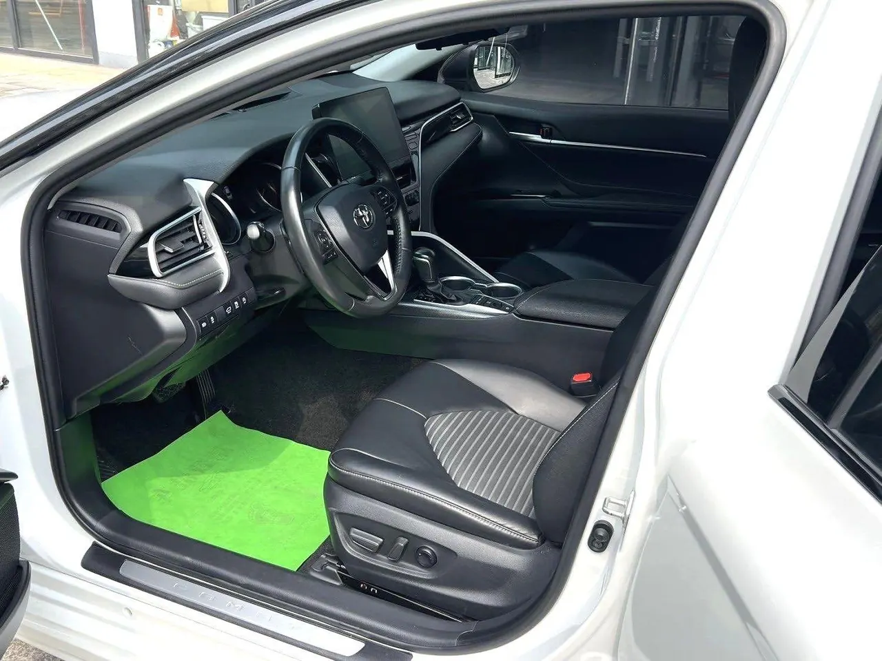 Toyota 2022 Camry 2.0S Stepless Knight Edition Automatic Gear 9