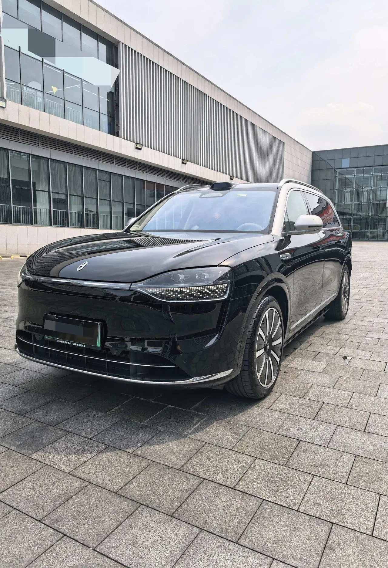 打开图片灯箱:AITO 2025 AITO M9 extended range Ultra version 52kWh6 seat version automatic gear