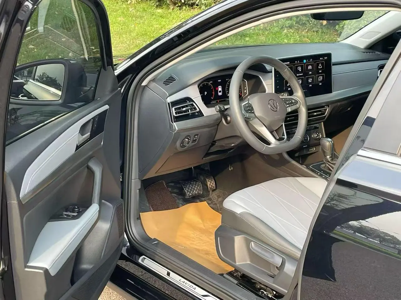 Volkswagen 2024 LaVida 1.5 Star 5 Million Edition Automatic Gear 2