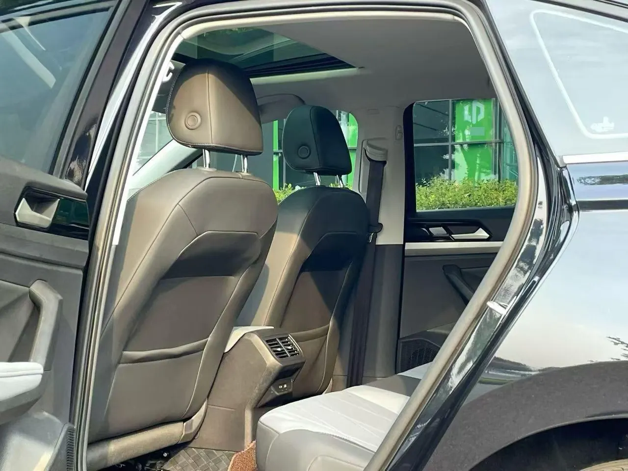 Volkswagen 2024 LaVida 1.5 Star 5 Million Edition Automatic Gear 3