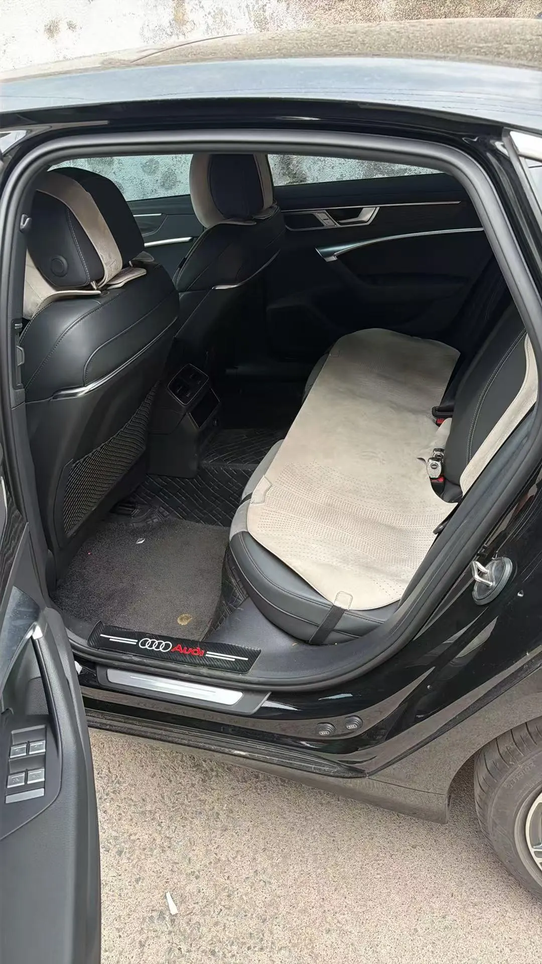 Audi 2024 A6L 2.0TFSI 45TFSI Quattro Selected Dynamic Automatic 3