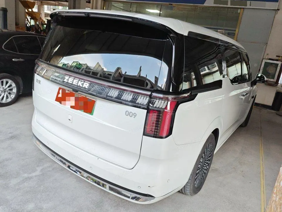 Zeekr 2024 Zeekr 009 seven-seat aisle version four-wheel drive 108kWh automatic gear 3