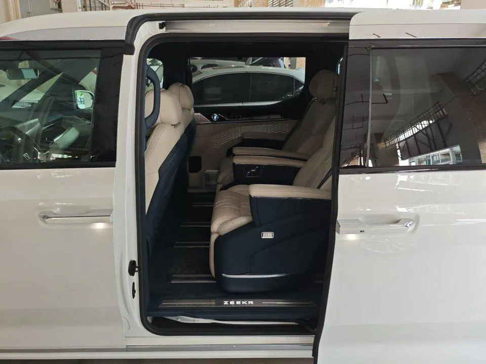 Zeekr 2024 Zeekr 009 seven-seat aisle version four-wheel drive 108kWh automatic gear 5