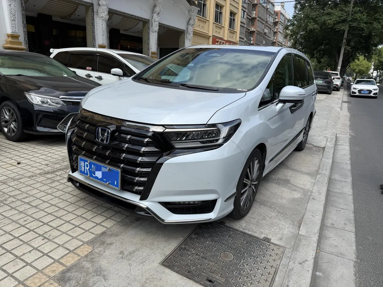 Open image lightbox: Honda 2024 Alishen e:HEV 2.0 Stepless Deluxe Automatic Gear