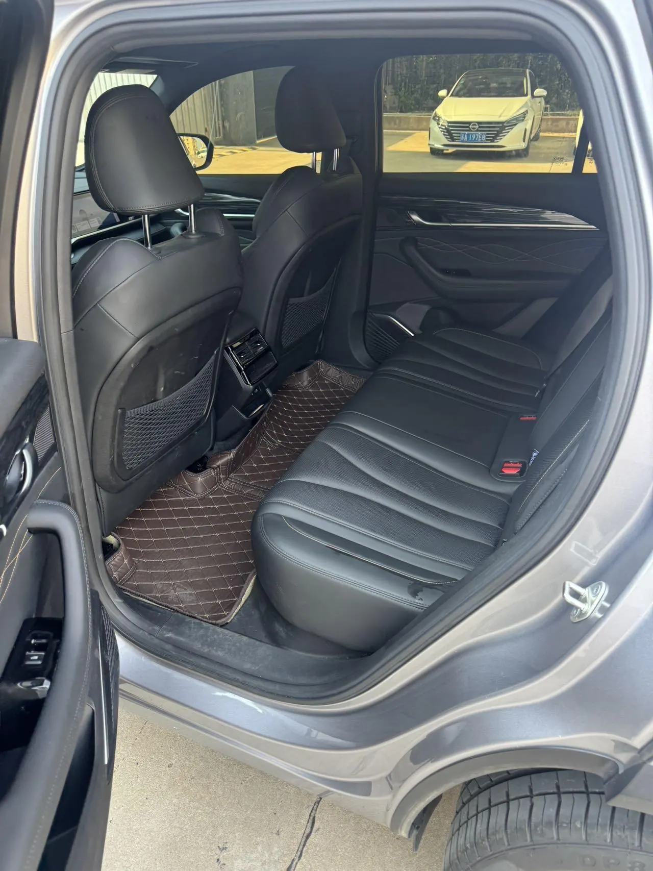 Geely 2024 XingyueL (Monjaro) 2.0TD EVO Two-Drive Long Wind Edition Automatic Gear 3