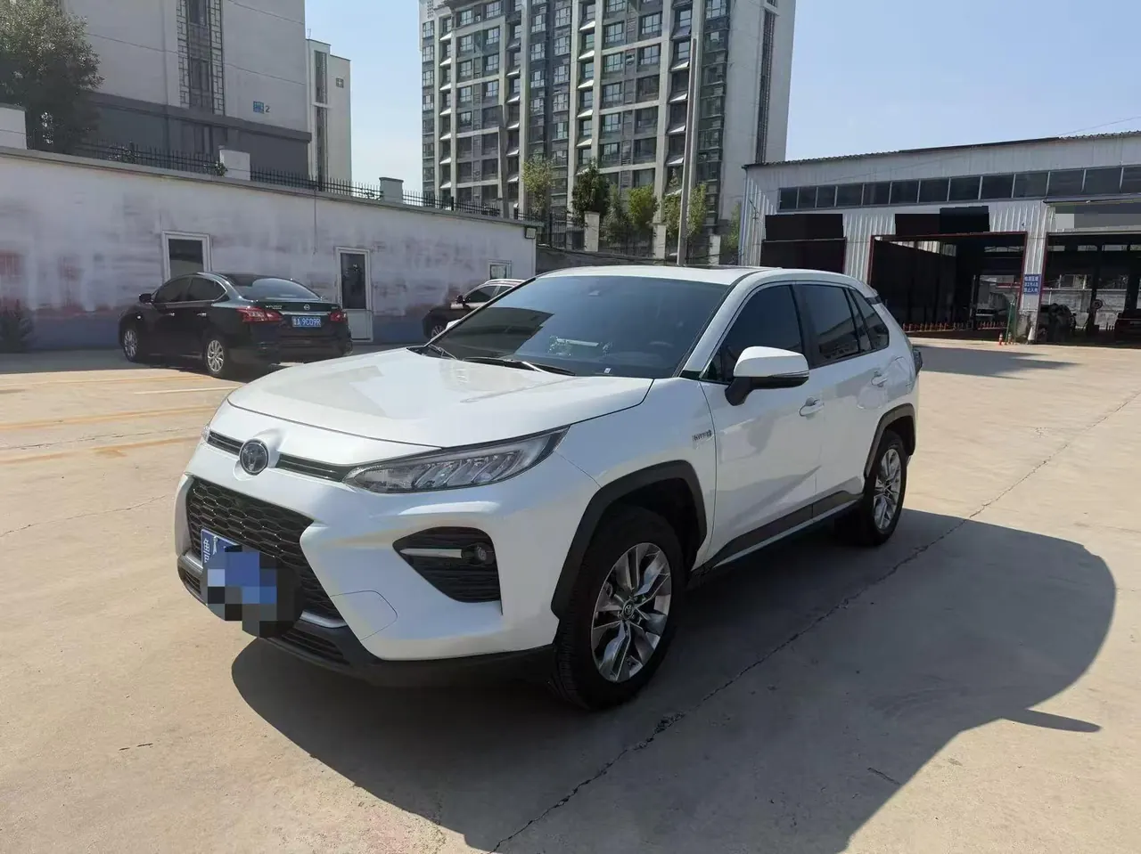 Toyota 2022 Weilanda Dual Engine 2.5 Stepless Four-wheel Drive Luxury PLUS Edition Automatic Gear - View 1