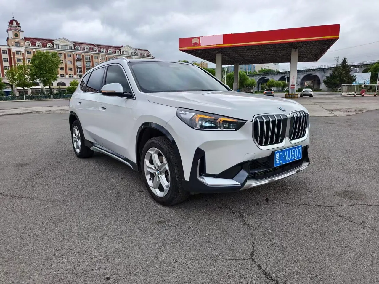 BMW 2023 X1 sDrive20Li 1.5T X Design Package Automatic Transmission 5