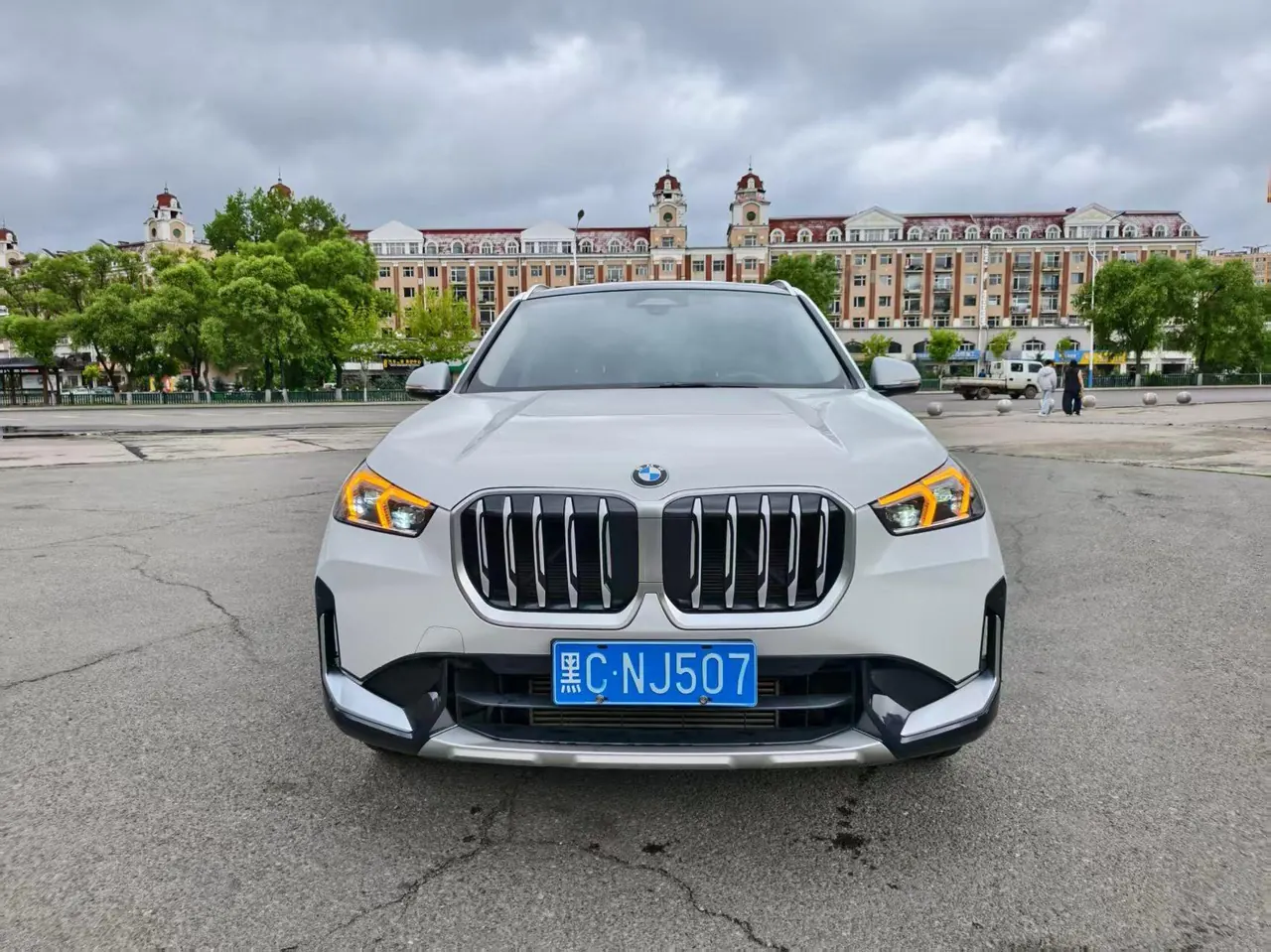 BMW 2023 X1 sDrive20Li 1.5T X Design Package Automatic Transmission 6