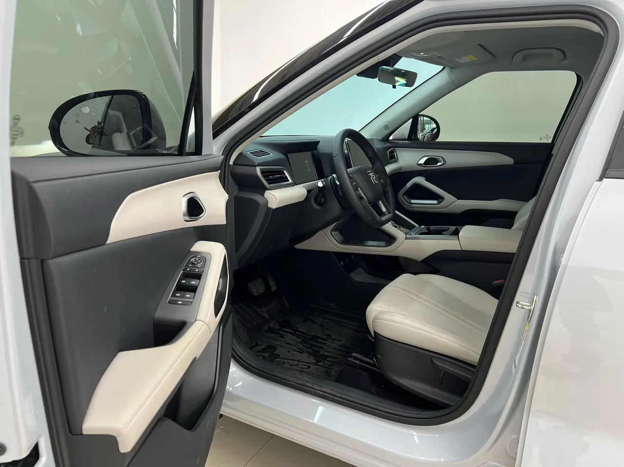BYD 2025 Yuan UP Smart Driving 401KM Vital Automatic Gear 8