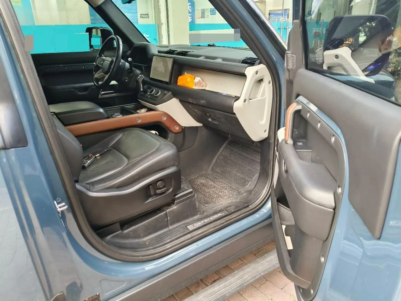 Land Rover Guard (Imported) 2022 Guard 90 2.0T P300 Tiger Ambition Automatic Gear 4