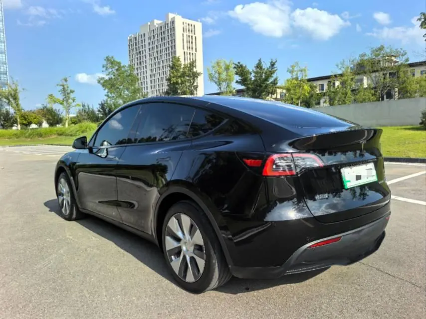 Tesla 2022 Model Y rear-wheel drive version (facelift) automatic gear 3