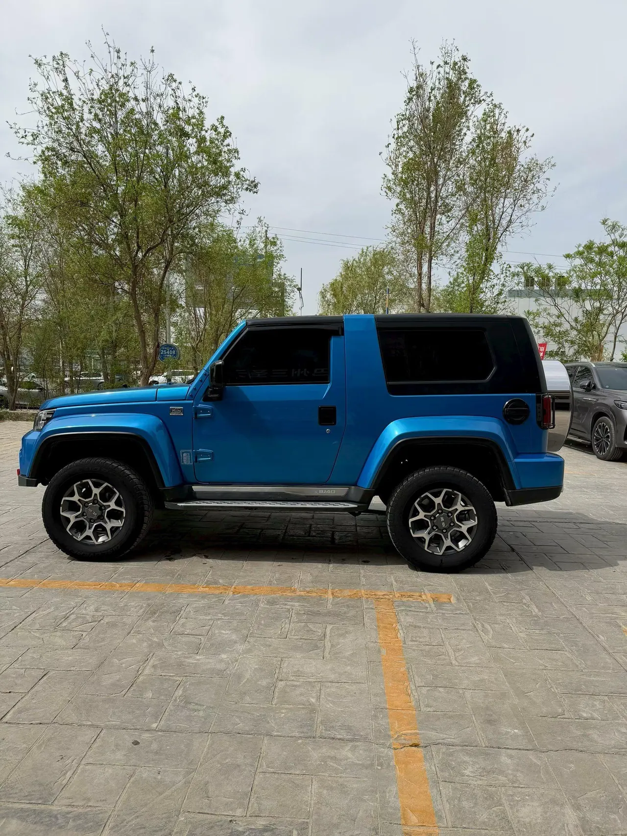 Beijing 2020 BJ40 2.0T 4-wheel drive tribute version extreme automatic gear 6