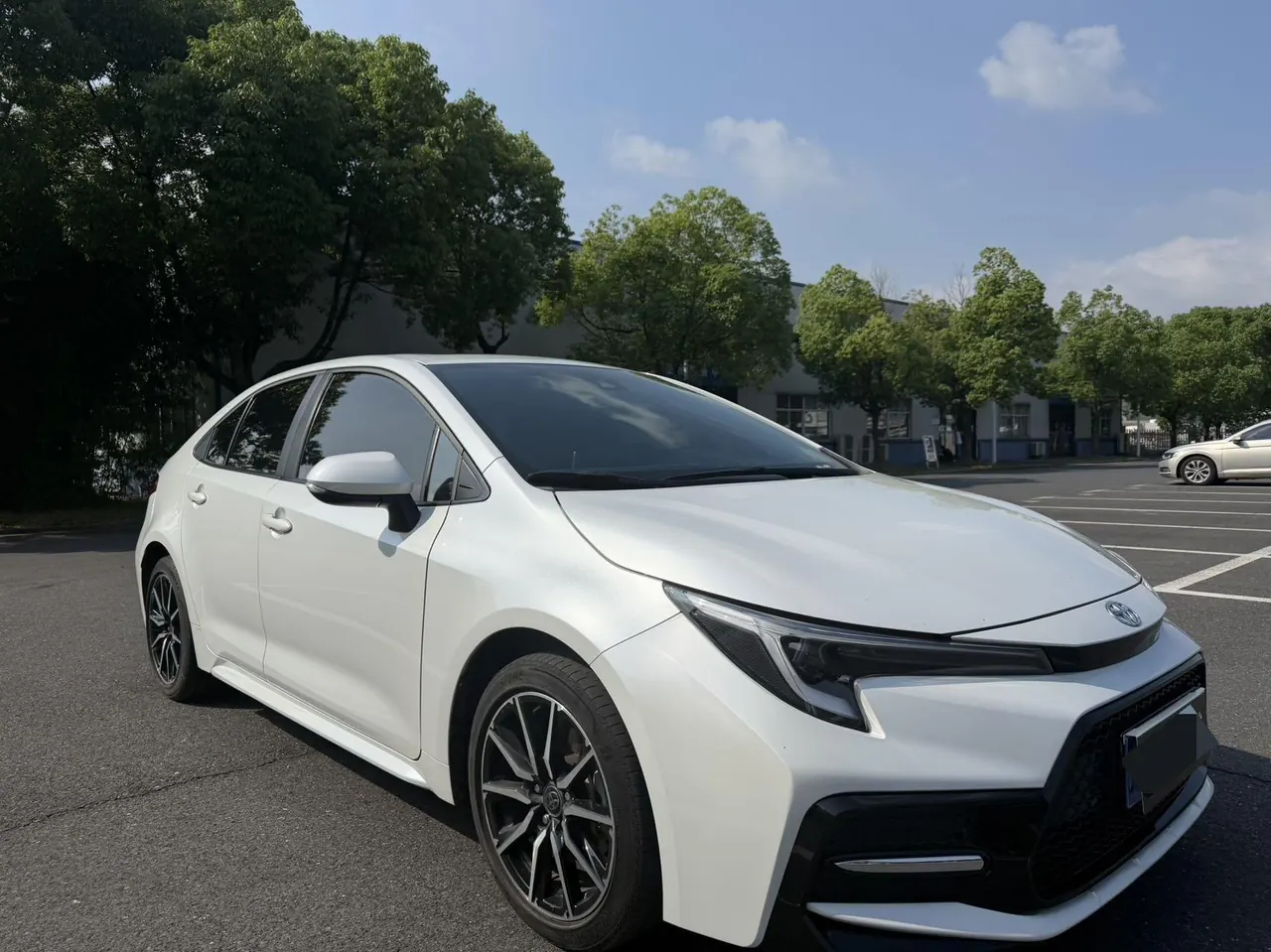 Toyota 2023 Lei Ling 1.2T Stepless 185T Sports Edition Automatic Gear 3