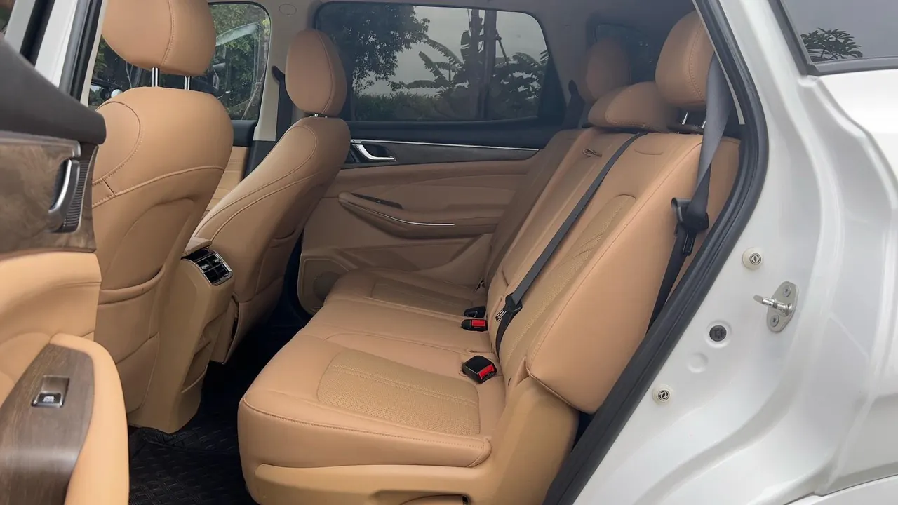 LanDian 2024 LanDian E5 1.5 Stepless Glory Edition 100KM Enjoy 7-seat Automatic Gear 5
