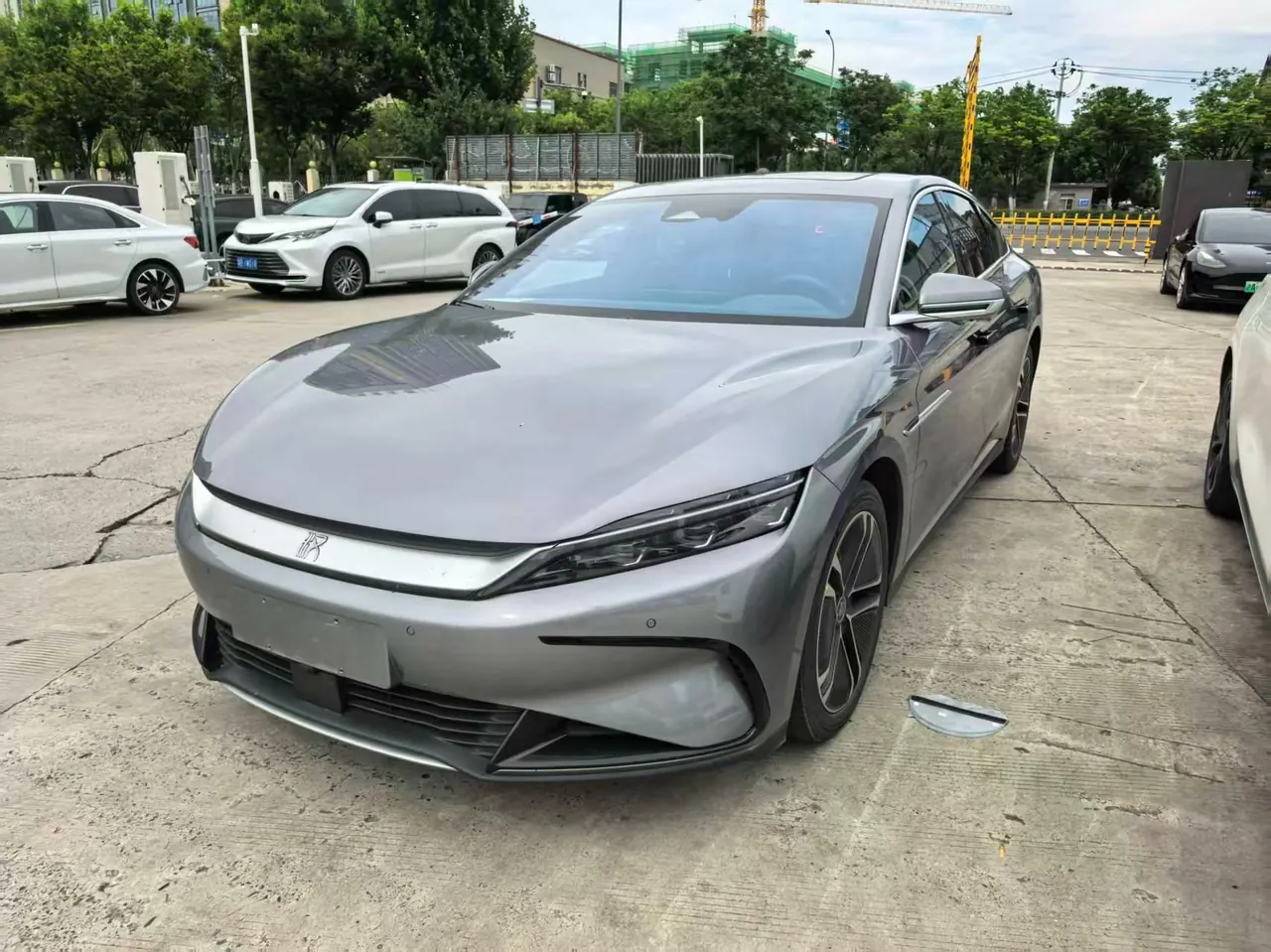 BYD 2023 Han EV 605KM Champion Edition Precursor Honorable Automatic Gear - View 1