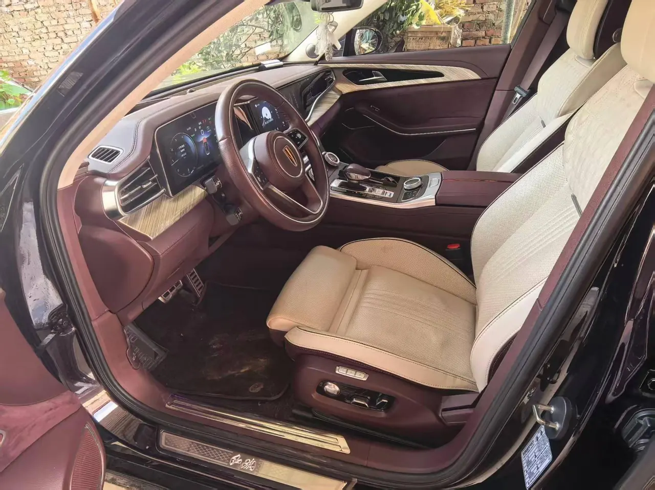 HongQi 2020 H9 48V 2.0T Zhilian Qi Chang Edition Automatic Gear 4