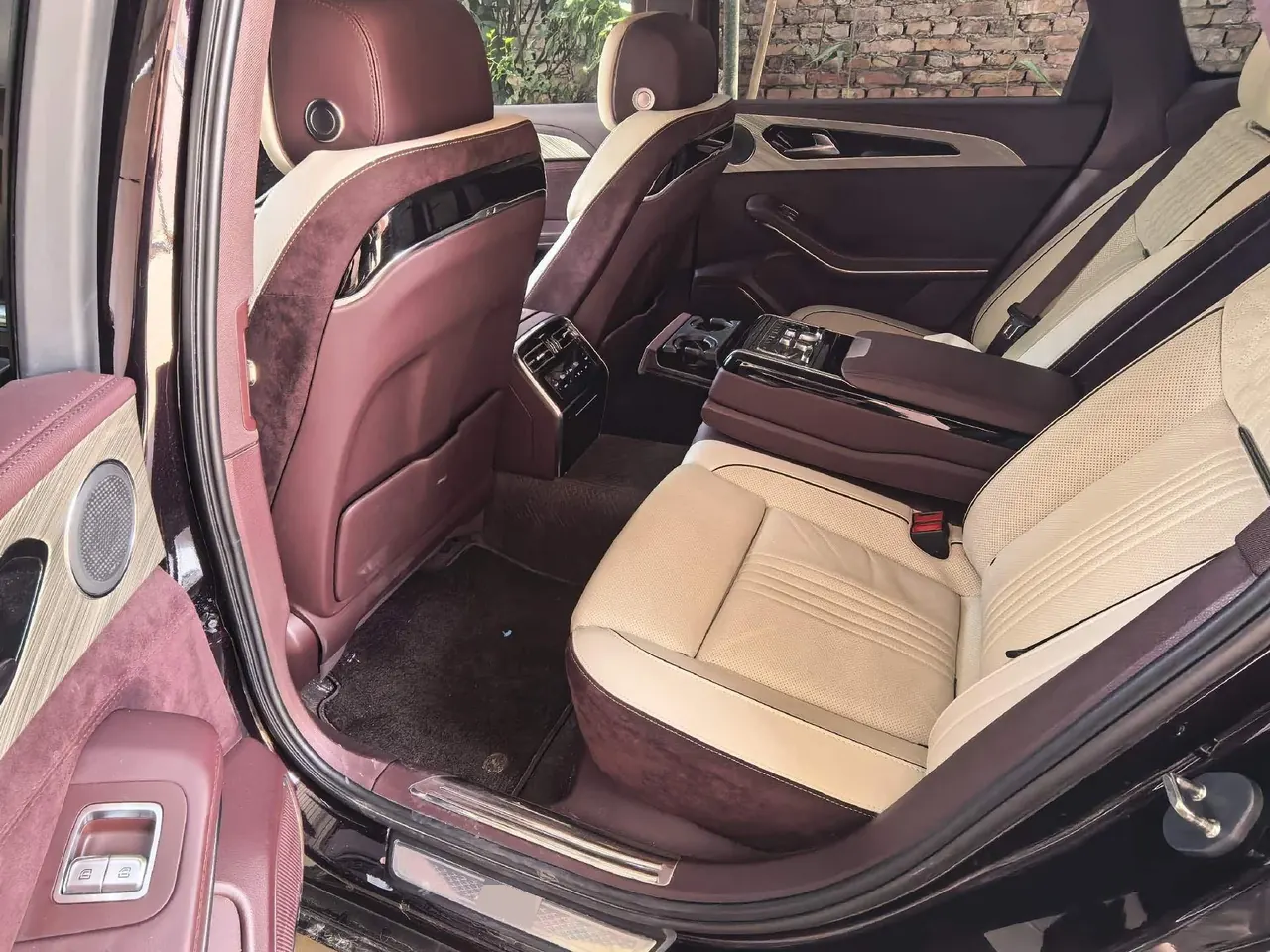 HongQi 2020 H9 48V 2.0T Zhilian Qi Chang Edition Automatic Gear 5