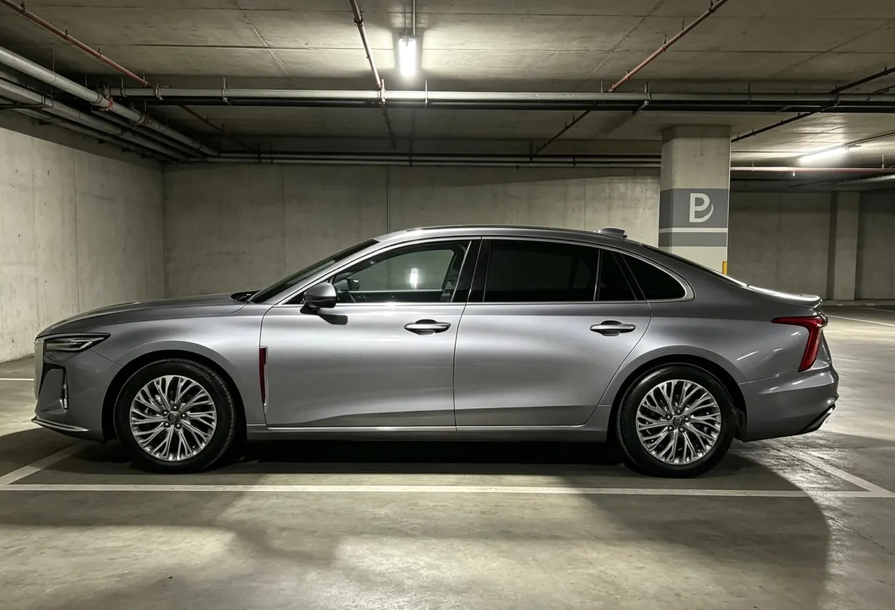 HongQi 2023 H5 2.0T Zhilian Qi Chang Edition Automatic Gear 2