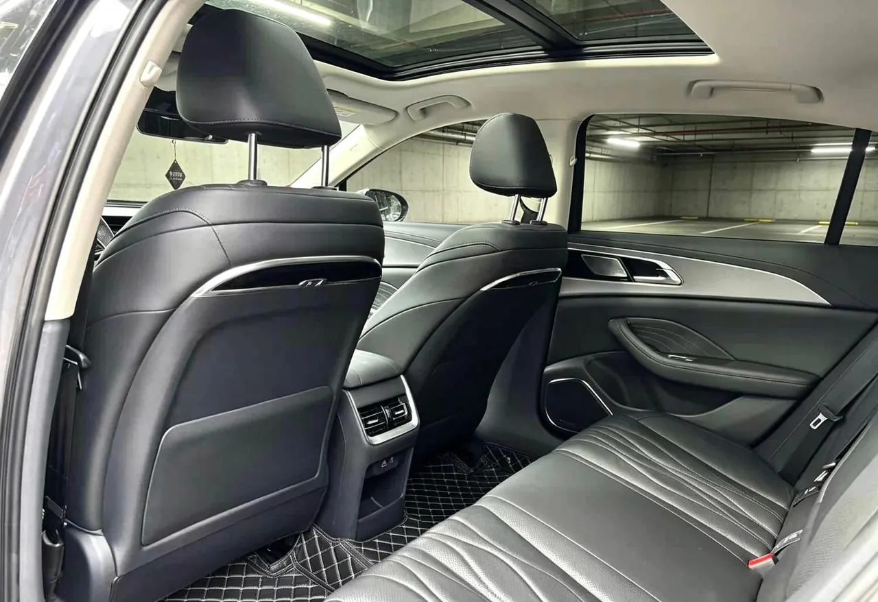 HongQi 2023 H5 2.0T Zhilian Qi Chang Edition Automatic Gear 5