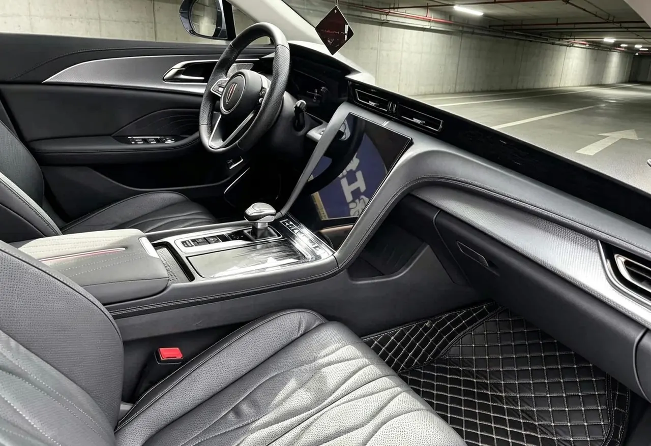 HongQi 2023 H5 2.0T Zhilian Qi Chang Edition Automatic Gear 7