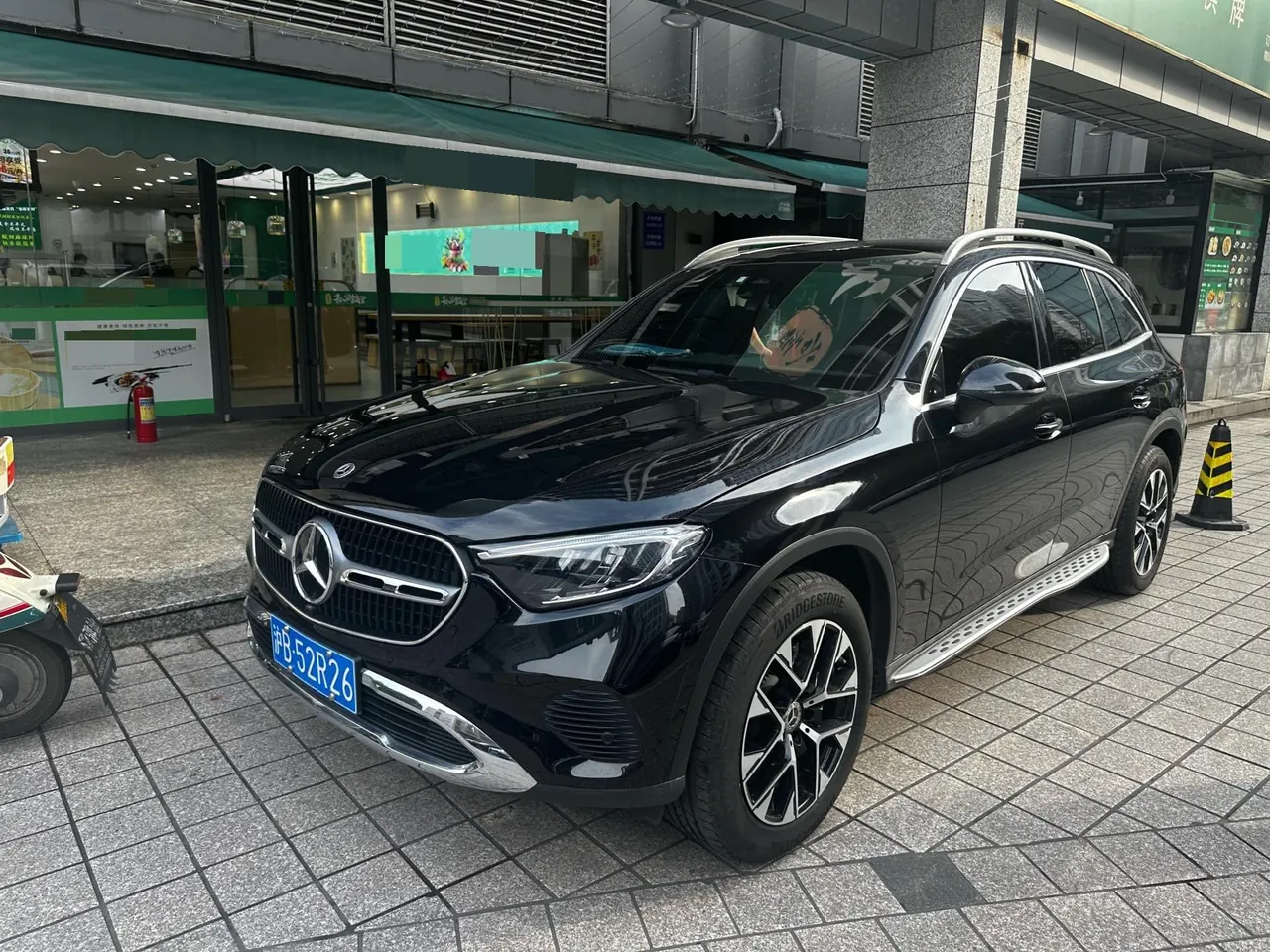 Mercedes Benz 2024 GLC 260 L 4MATIC 48V 2.0T Dynamic 5-seat Automatic Gear - View 1