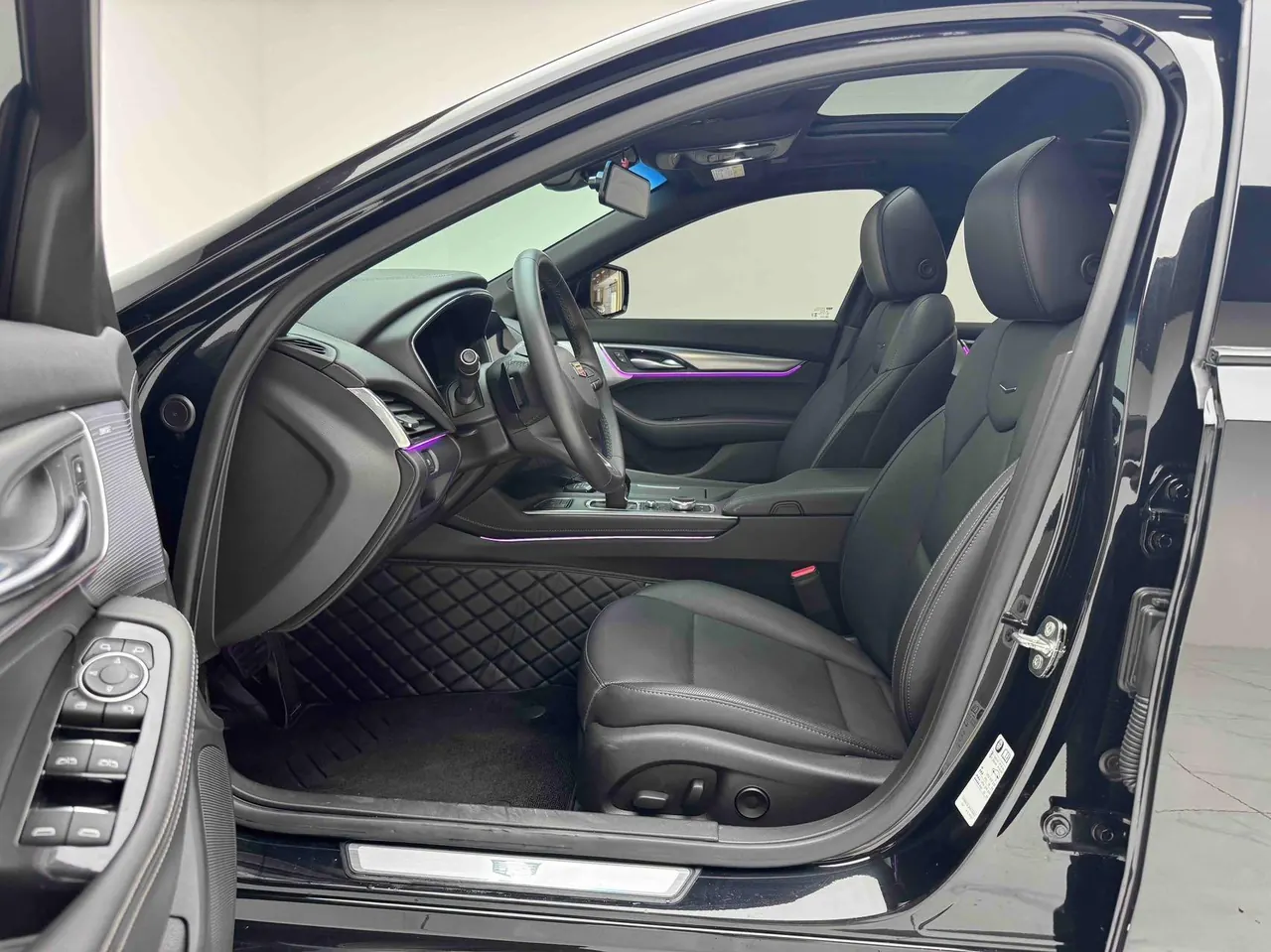 Cadillac 2023 CT5 2.0T 28T Luxury (Standard Edition) Automatic Gear 4