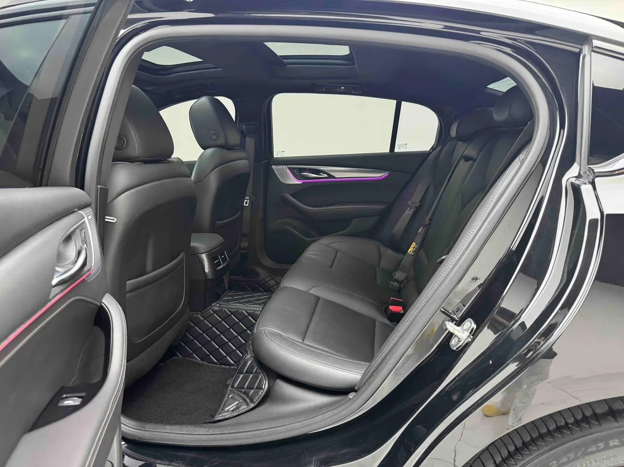 Cadillac 2023 CT5 2.0T 28T Luxury (Standard Edition) Automatic Gear 5