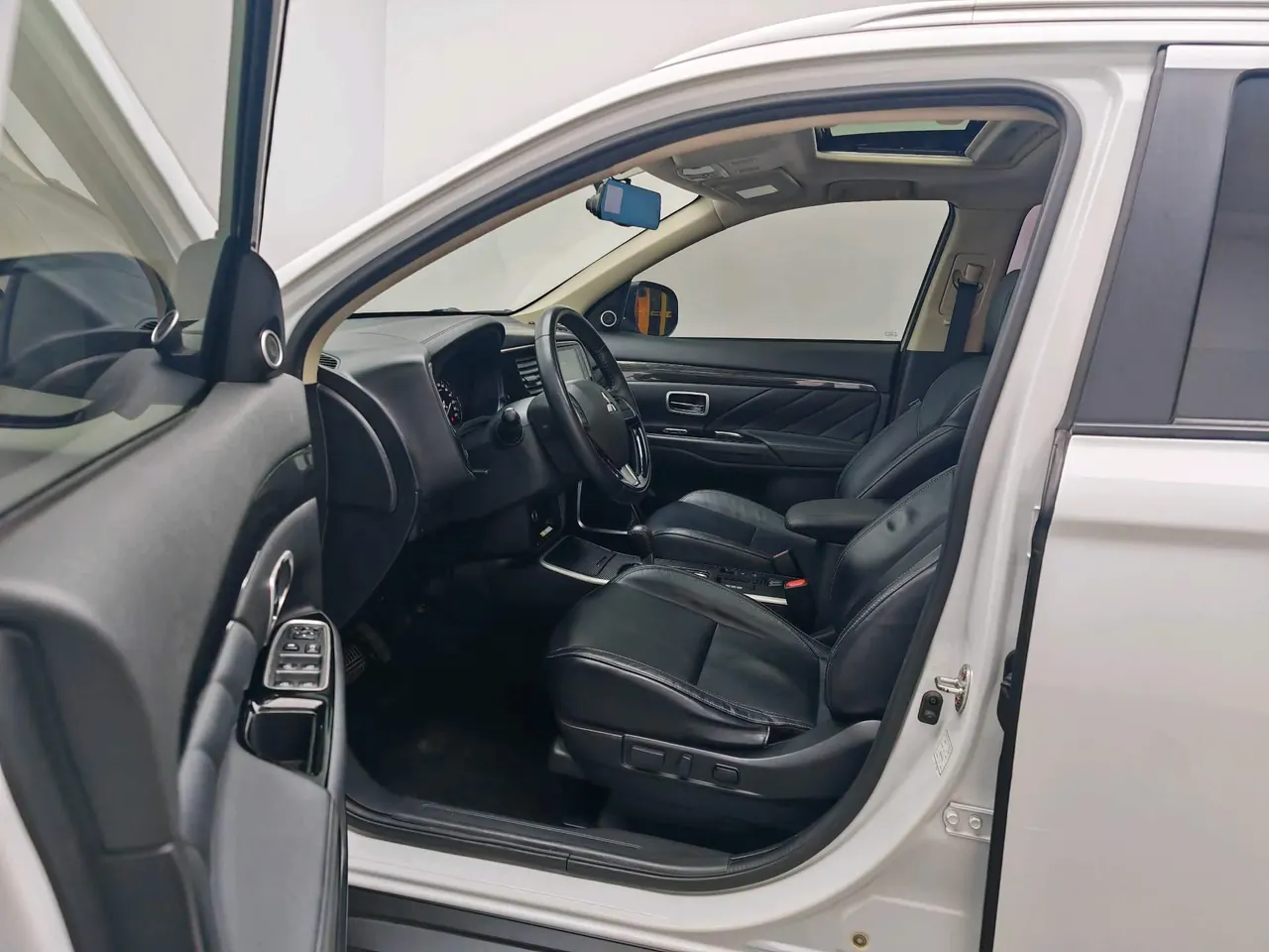 Mitsubishi 2020 Outlander 2.0 Stepless Two-Drive Enjoy Edition 5-seat Automatic Gear 5