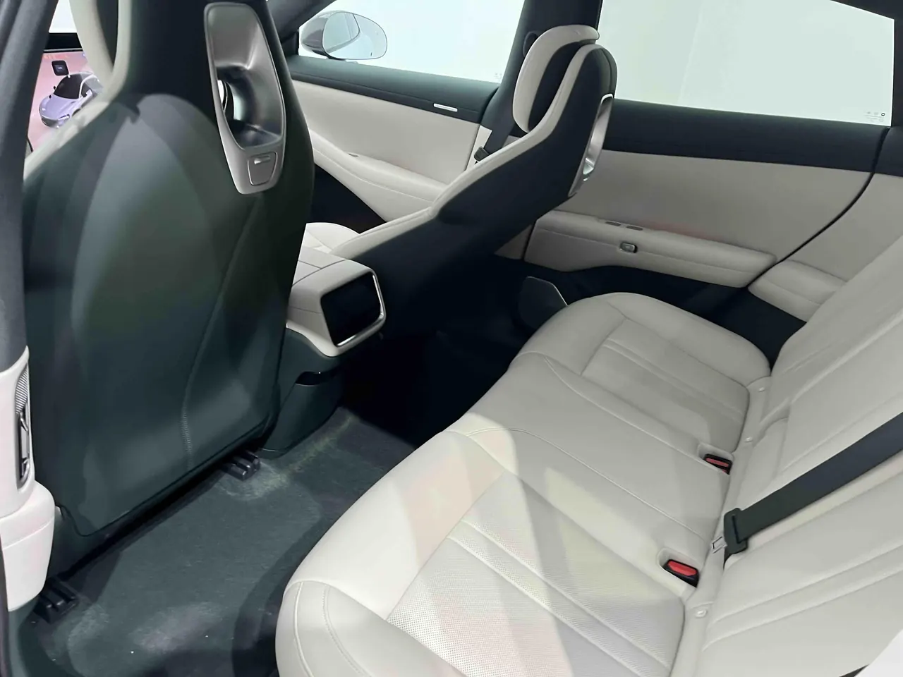 MI 2025 YU7 Long Endurance Rear Drive Automatic Gear 5