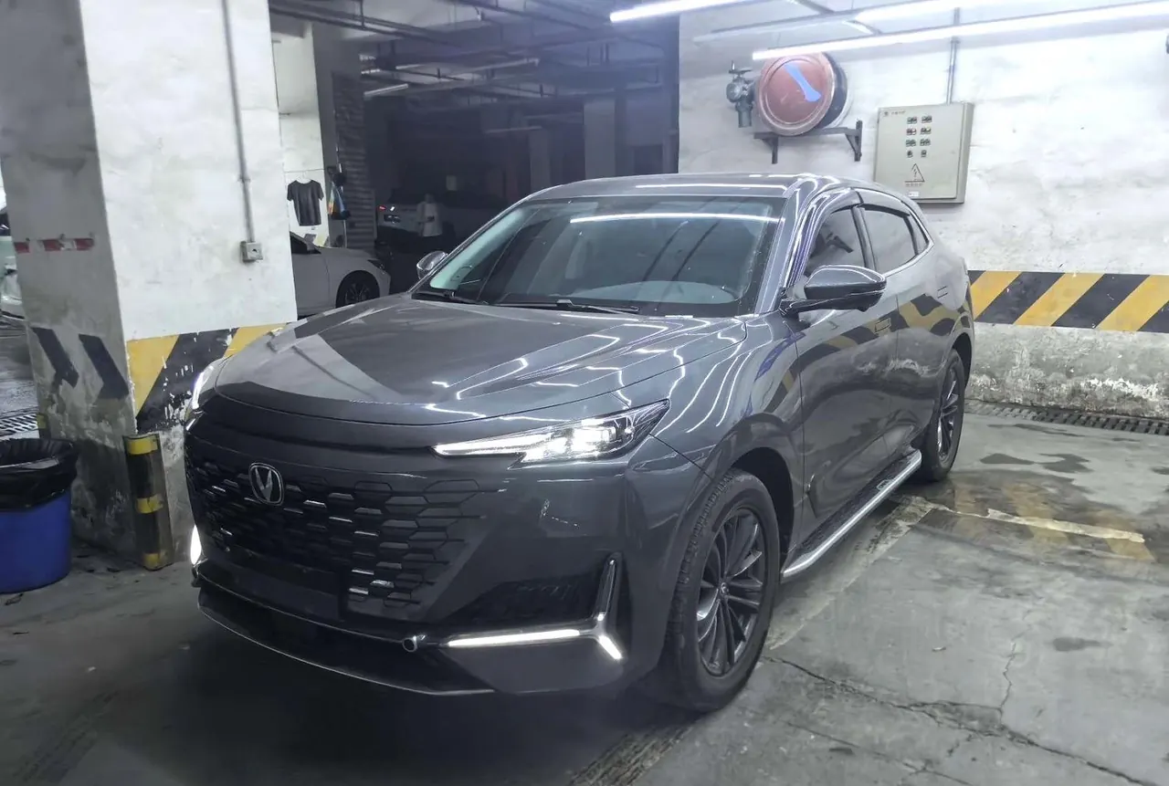 Открыть галерею: ChangAn 2023 UNI-K 2.0T Two-Drive Yuesang Automatic Gear