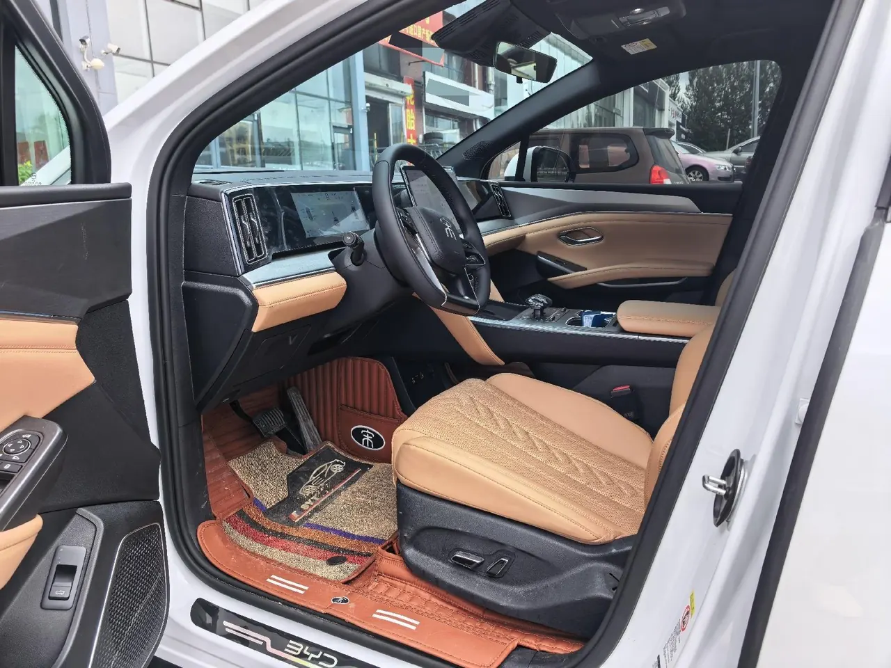 BYD 2024 Song L DM-i 1.5 Stepless 160km Exceed Automatic Transmission 4