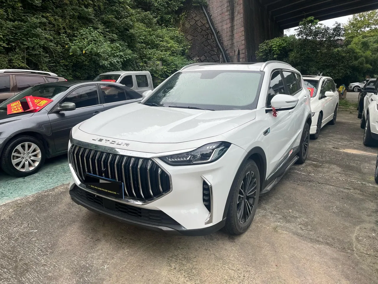 Jetour 2023 X70 PLUS 1.5T self-improvement PRO7 automatic gear - View 1