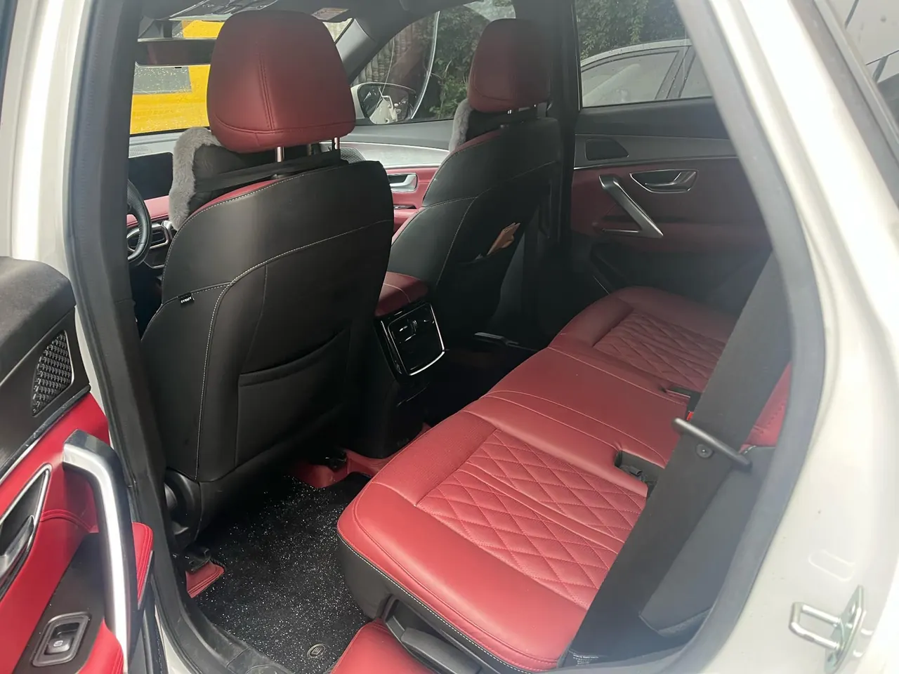 Jetour 2023 X70 PLUS 1.5T self-improvement PRO7 automatic gear 4