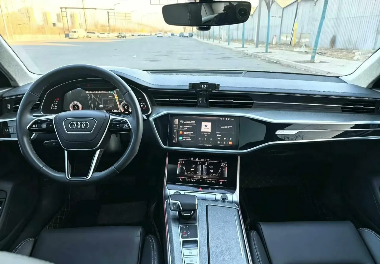Audi 2021 A6L 2.0TFSI 40TFSI Deluxe Dynamic Automatic 2