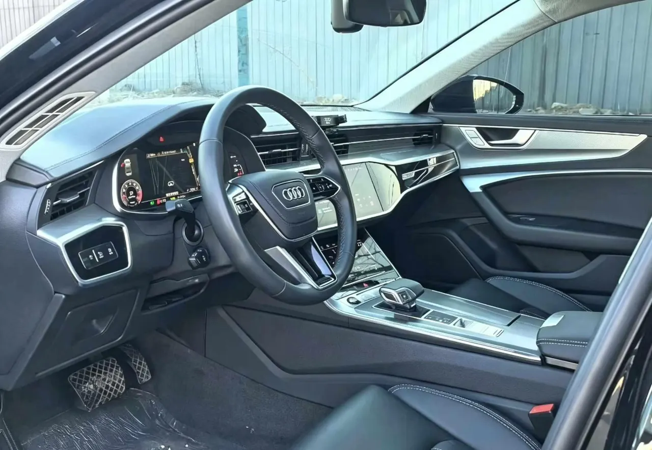 Audi 2021 A6L 2.0TFSI 40TFSI Deluxe Dynamic Automatic 5