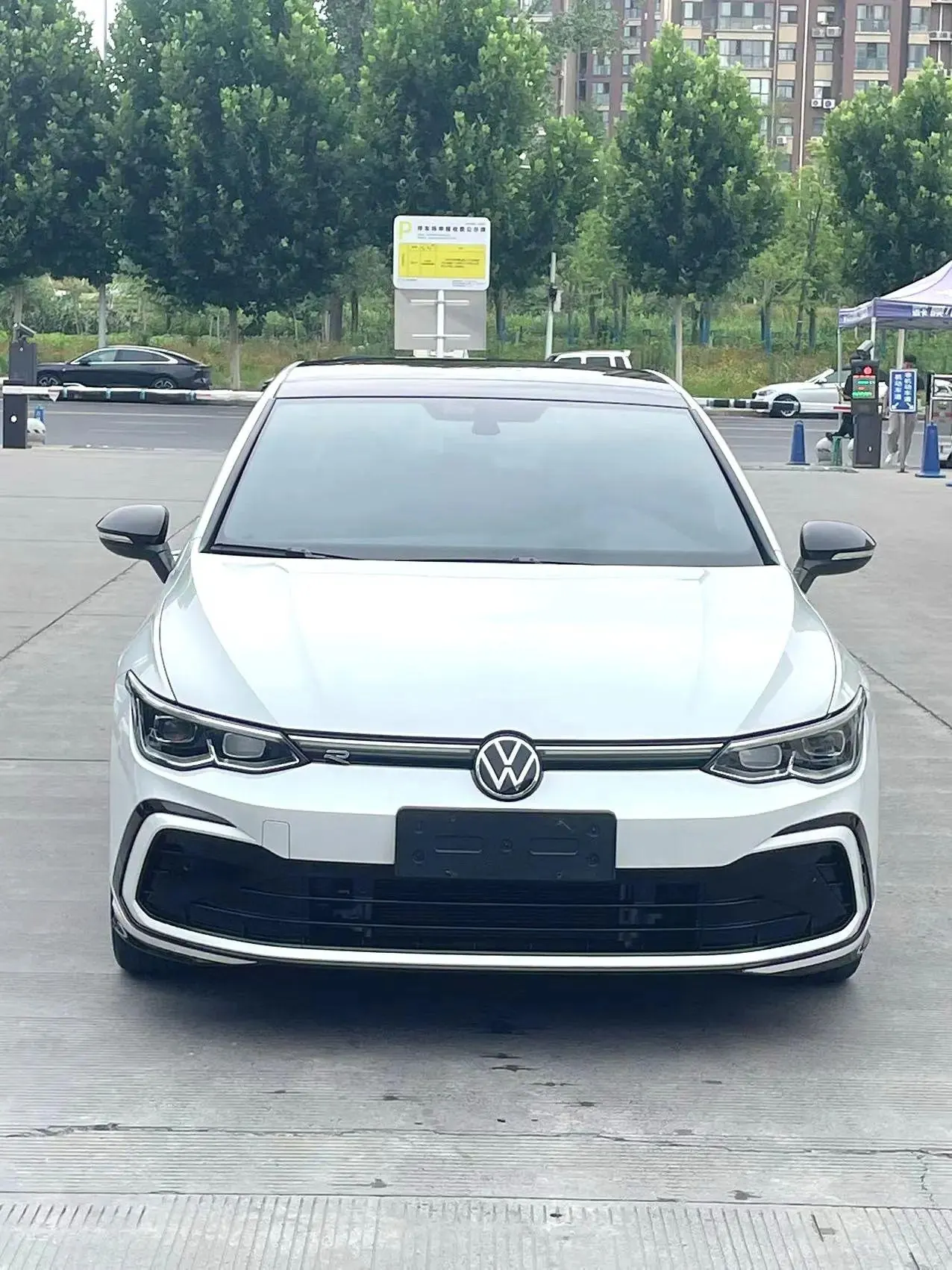 Volkswagen 2023 Golf 8 R-Line 1.4TSI 280TSI Lite Automatic 2